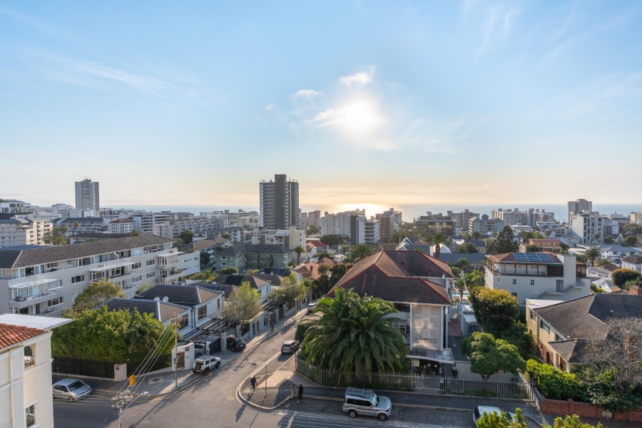 2 Bedroom Property for Sale in Sea Point Western Cape